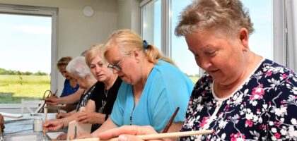 Kolejne spotkania w Klubie Seniora – fotorelacja oraz przepis na bułeczki!