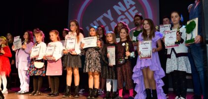 Wokalistki B-CKiP zaśpiewały na VII Jesiennym Przeglądzie „Hity na czasie” w Kęsowie