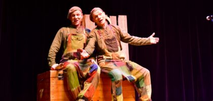 „Jak Czesiek i Wiesiek oddali księżyc” – fotorelacja ze spektaklu